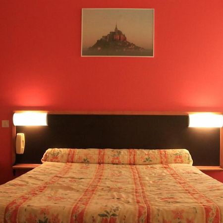 Logis Hotel Et Restaurant La Tour Brette ปงตอร์ซง ภายนอก รูปภาพ
