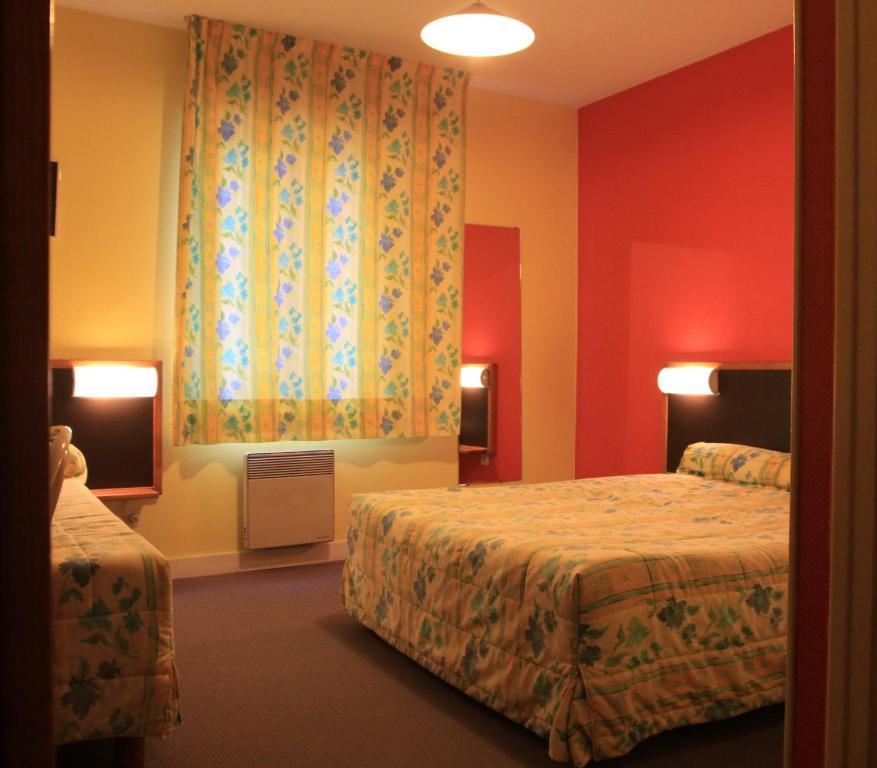 Logis Hotel Et Restaurant La Tour Brette ปงตอร์ซง ภายนอก รูปภาพ